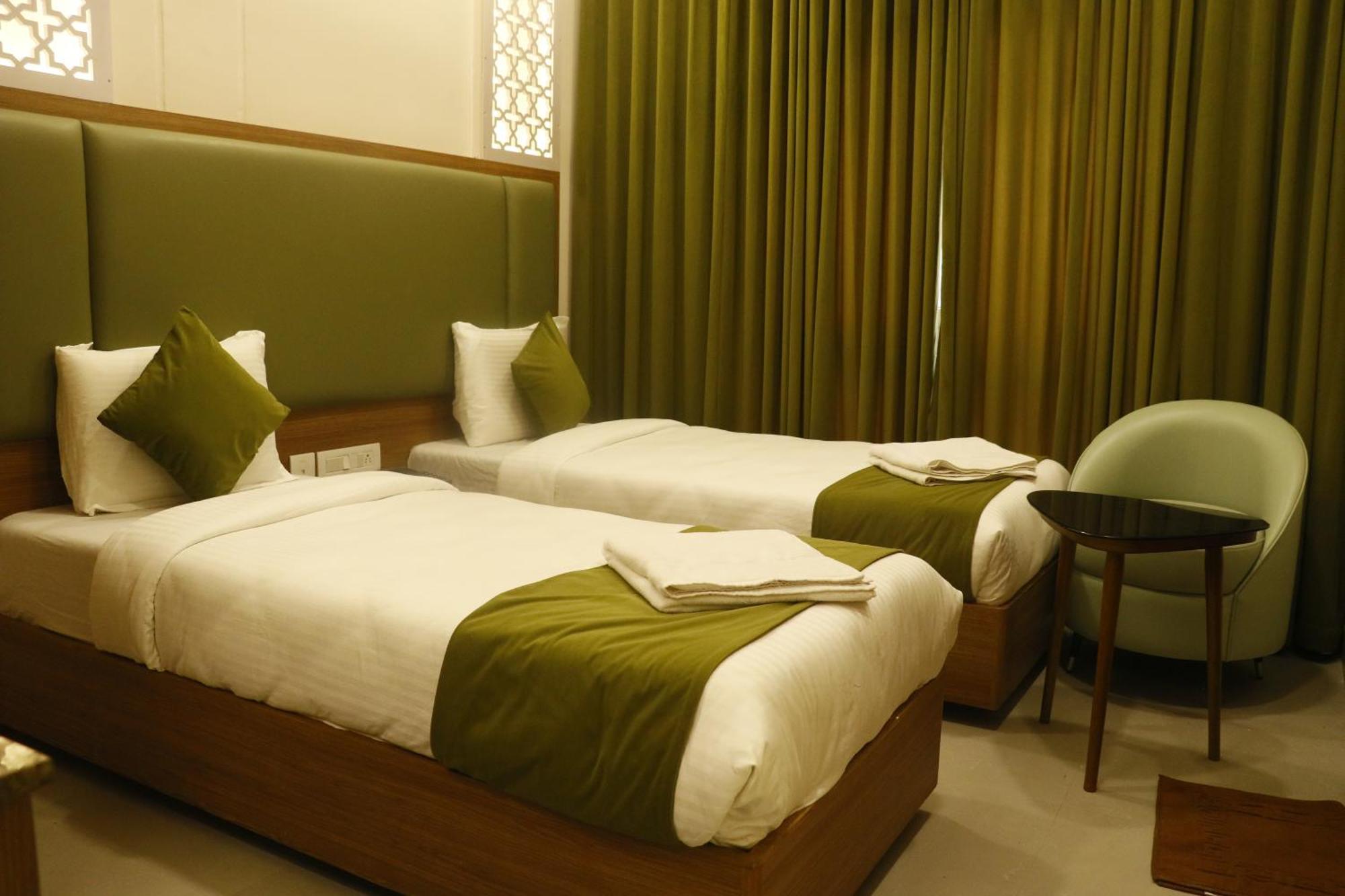 Hotel Cosmo Grande Chennai Exterior foto